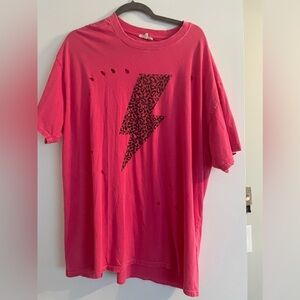 Women’s oversized distressed T-shirt